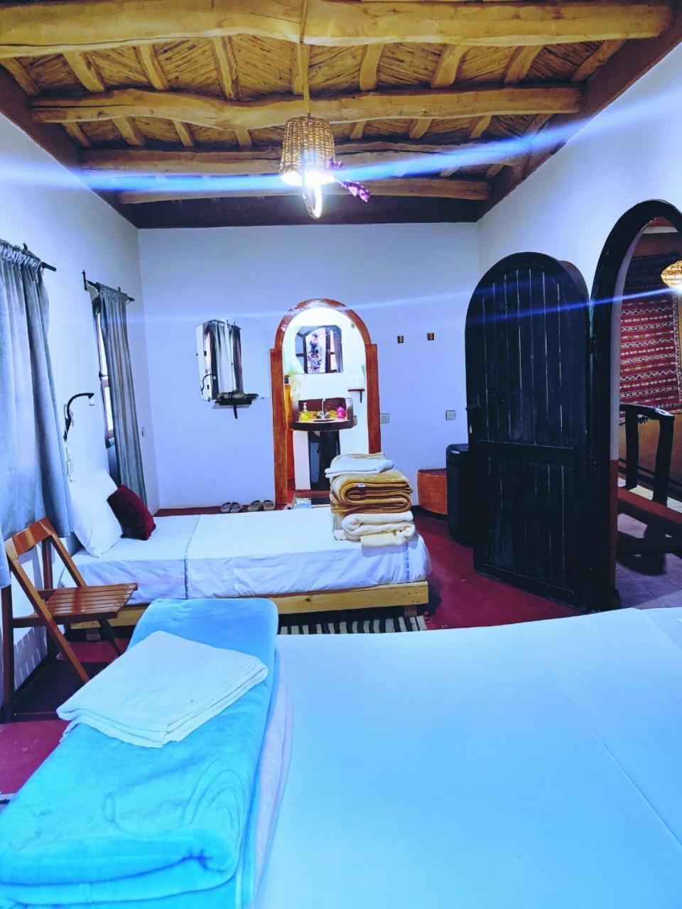 Riad Pizzeria Marhaba Akhendachou n'Ait Ouffi Exteriér fotografie