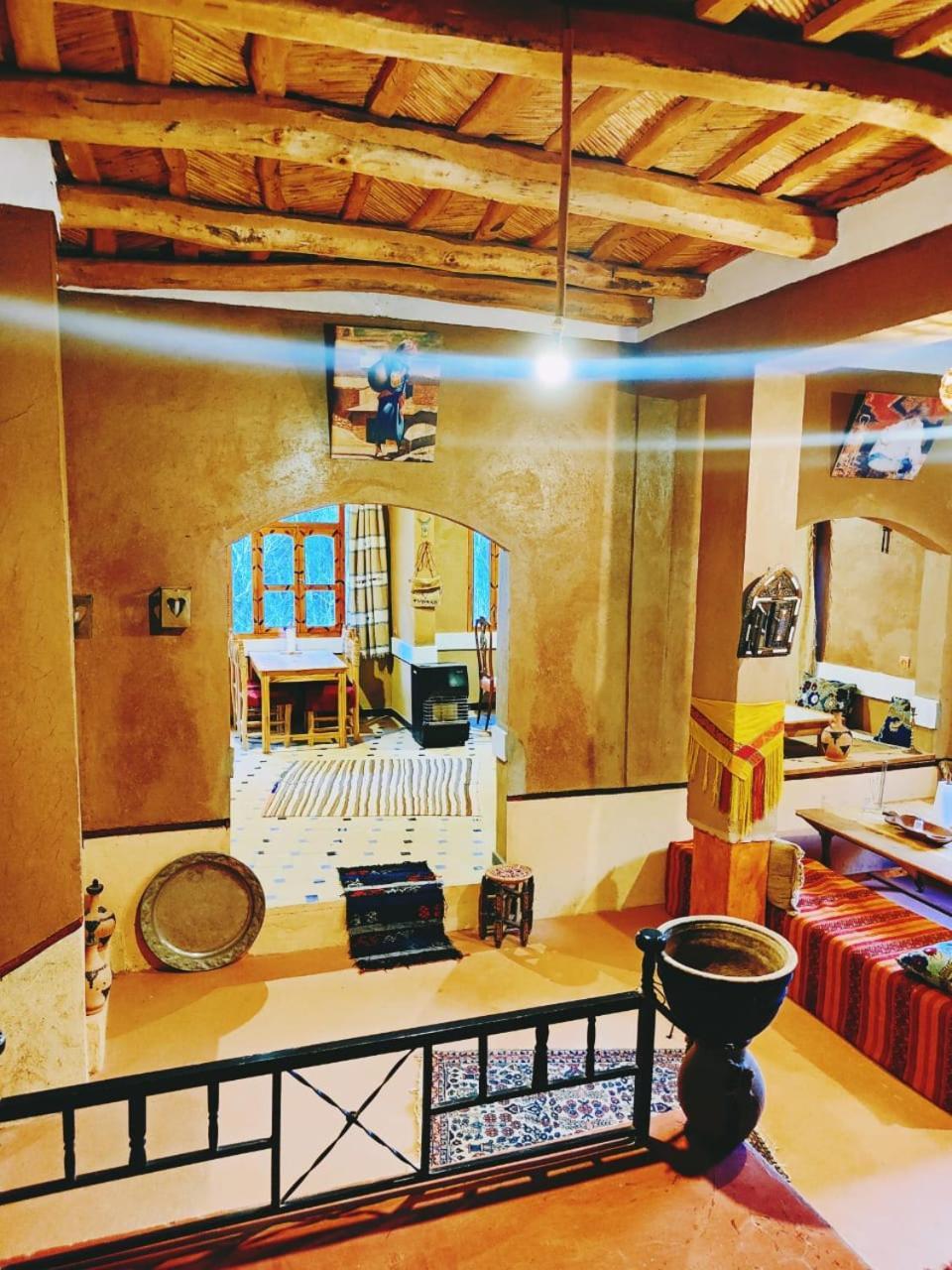 Hotel Riad Pizzeria Marhaba Akhendachou n'Ait Ouffi Exteriér fotografie