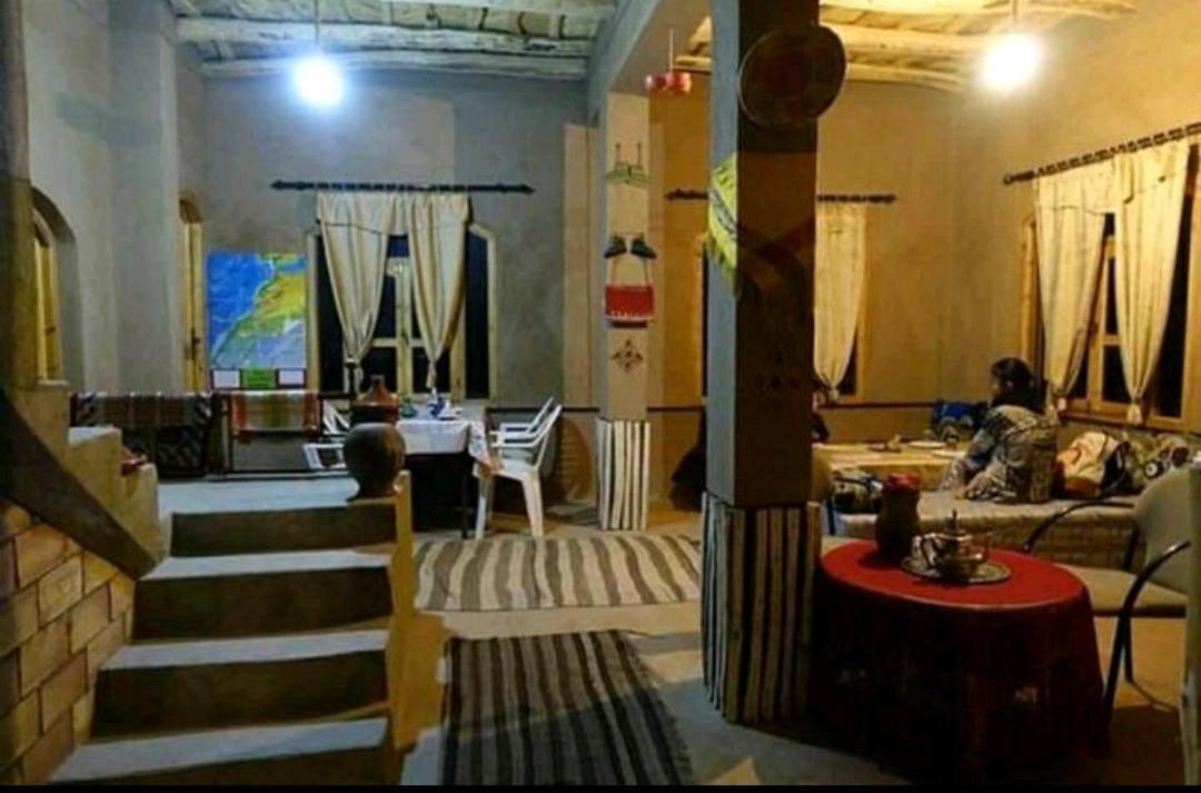 Hotel Riad Pizzeria Marhaba Akhendachou n'Ait Ouffi Exteriér fotografie