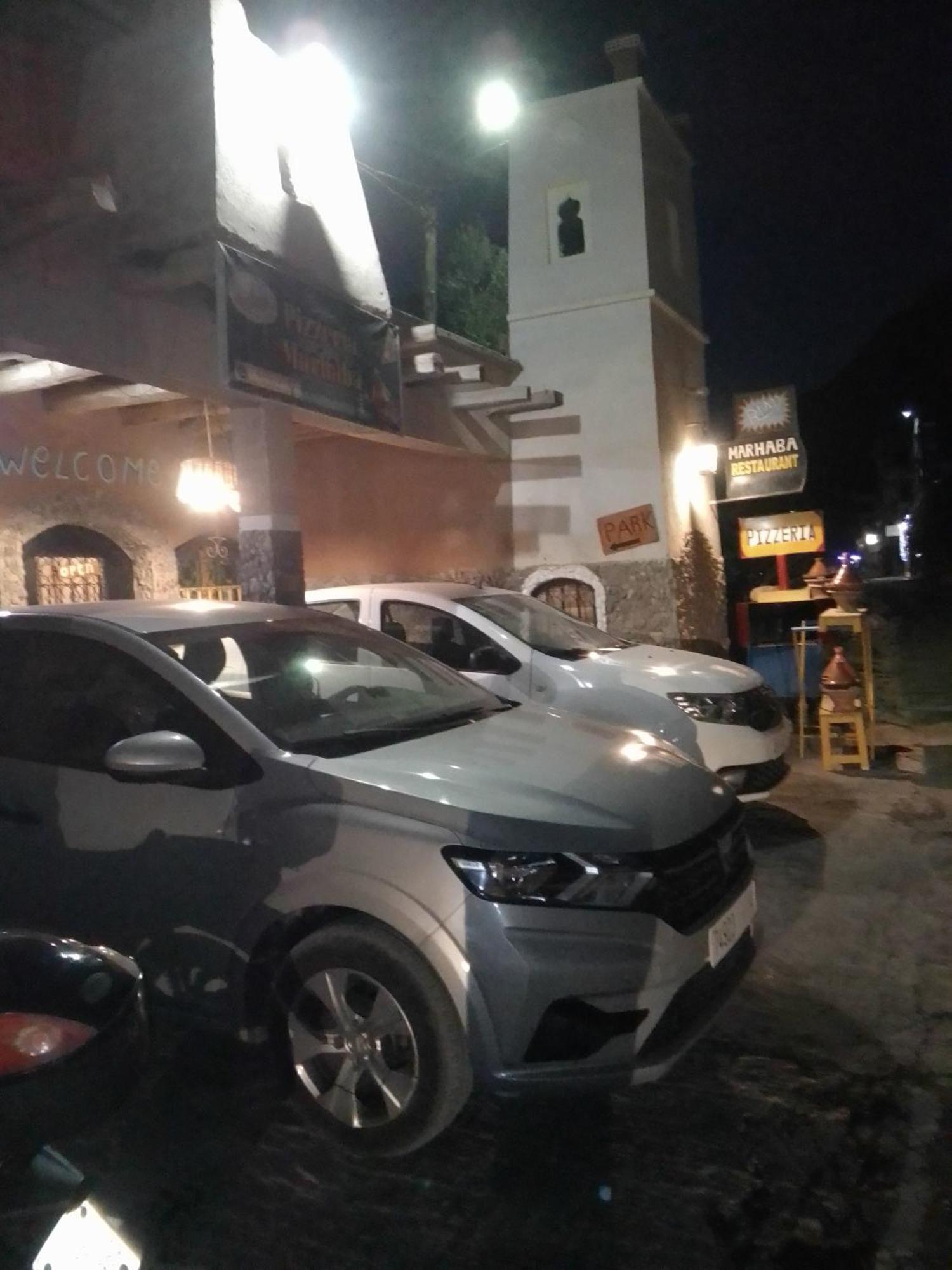 Riad Pizzeria Marhaba Akhendachou n'Ait Ouffi Exteriér fotografie