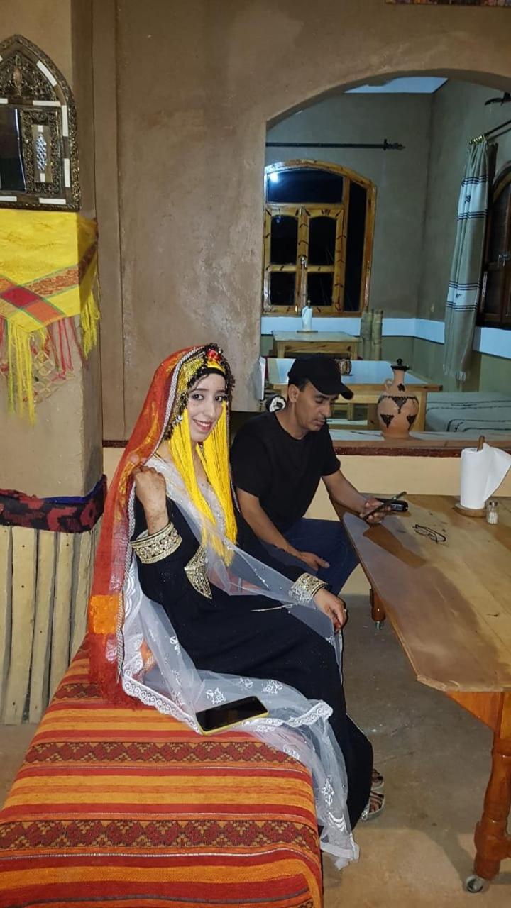 Hotel Riad Pizzeria Marhaba Akhendachou n'Ait Ouffi Exteriér fotografie